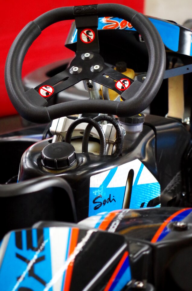 Race ride steering wheel