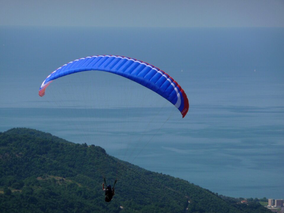 Paragliding gulf silhouette