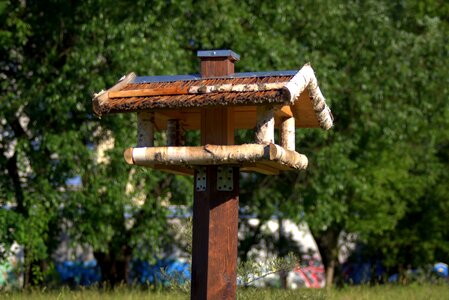 Birds feeding ornament