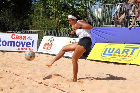 Sand ball futvolei