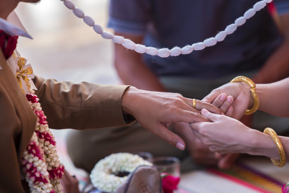 Couple tradition hands