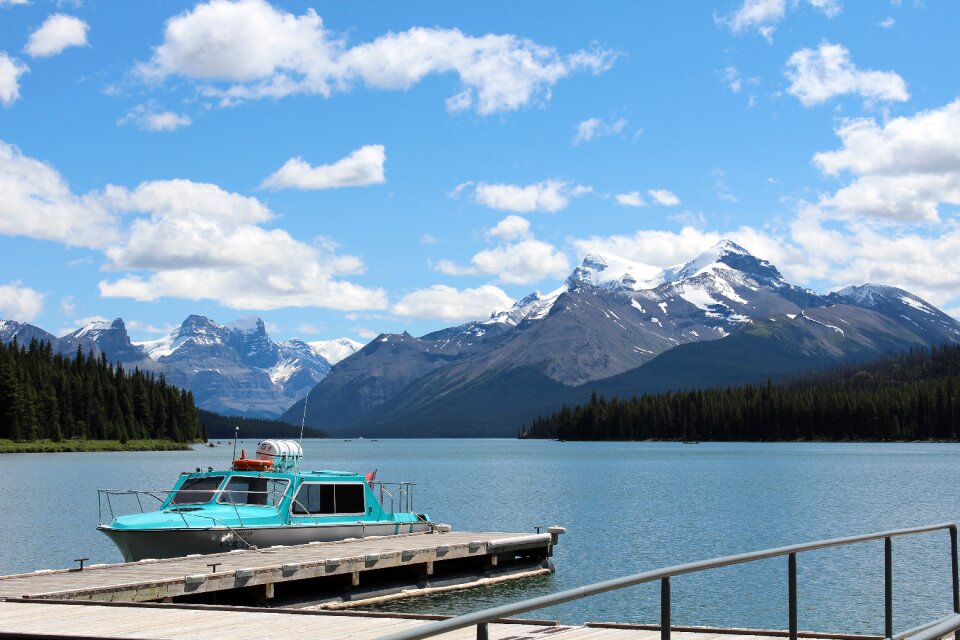 Alberta canada boat