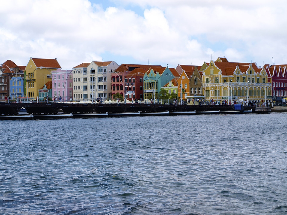 Island world heritage houses