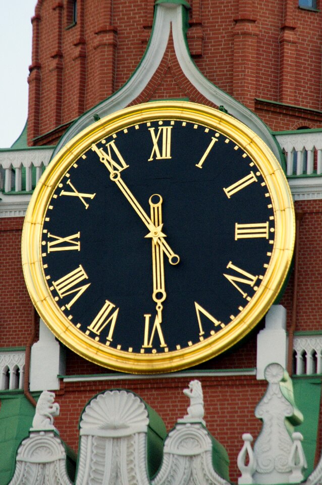 The kremlin clock moscow