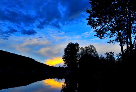 Twilight colors lake