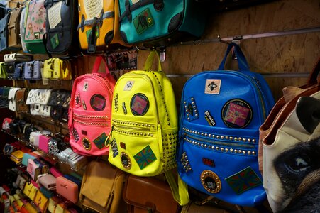 Color youth shop