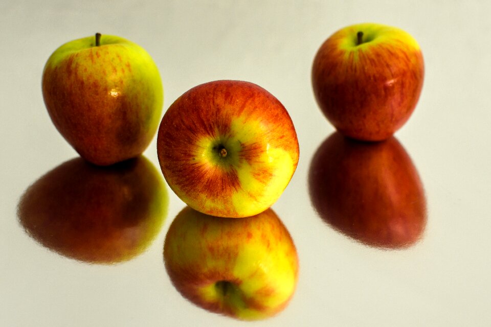 Red apple vitamins eat