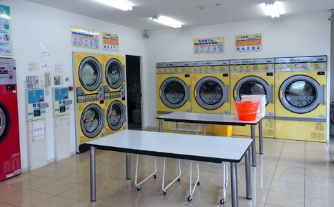 Fully automatic washing machine red yellow