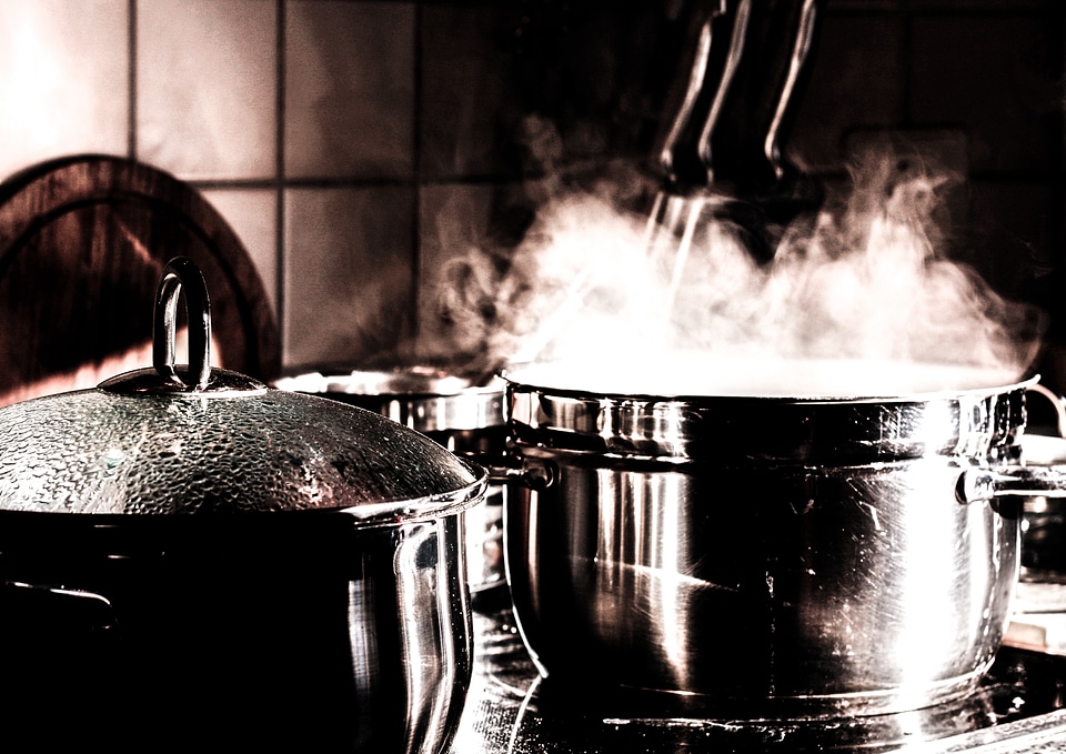 Cooking pot steam smoke
