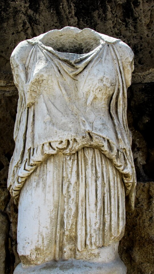Woman tunic archaeology