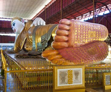 Buddha statue posture photo