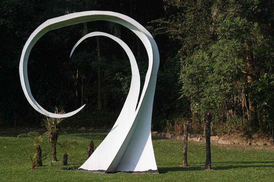 Modern landmark monument
