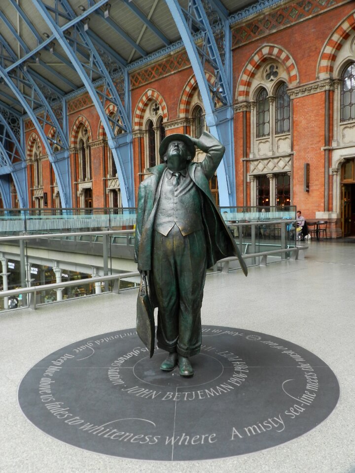 Sir john betjaman statue