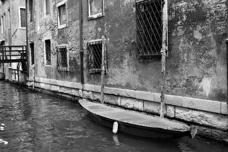 Boatchanal black and white boat