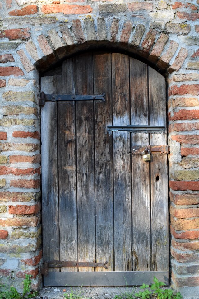 Input old house entrance