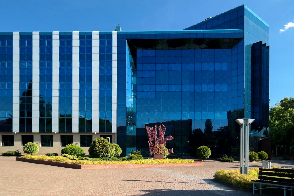 Building modern glass