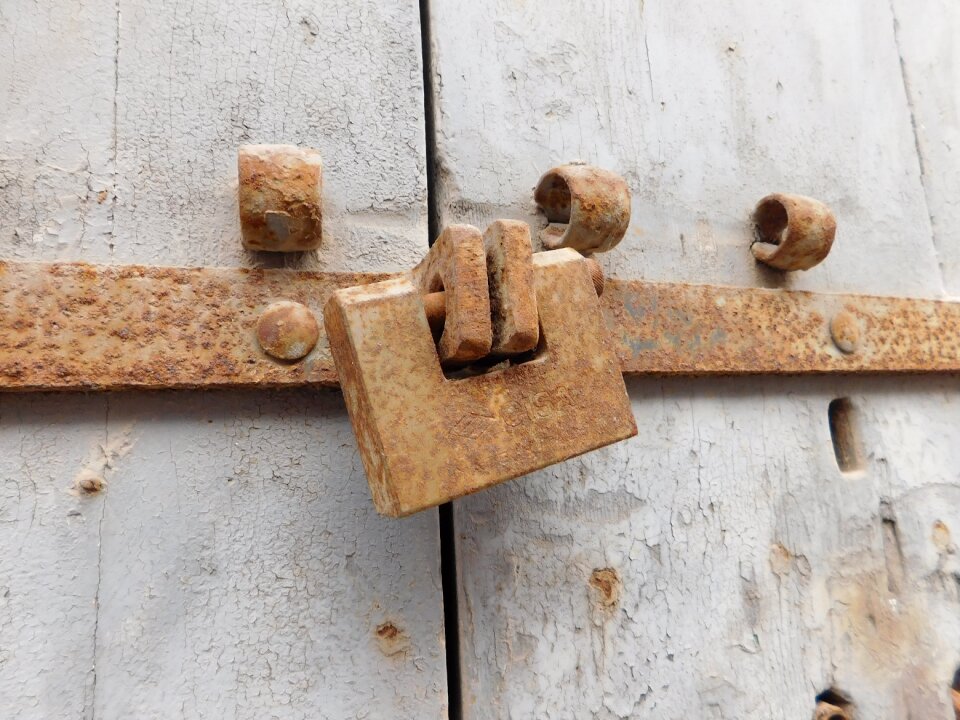 Puglia sadness lock