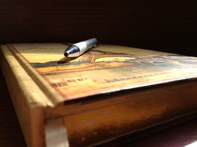 Book notebook pen