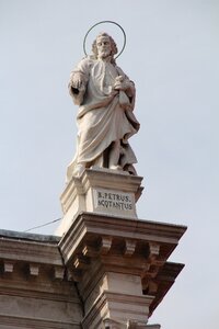 Peter venice sculpture