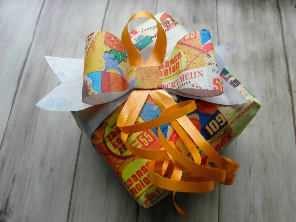 Congratulations bow orange ribbons