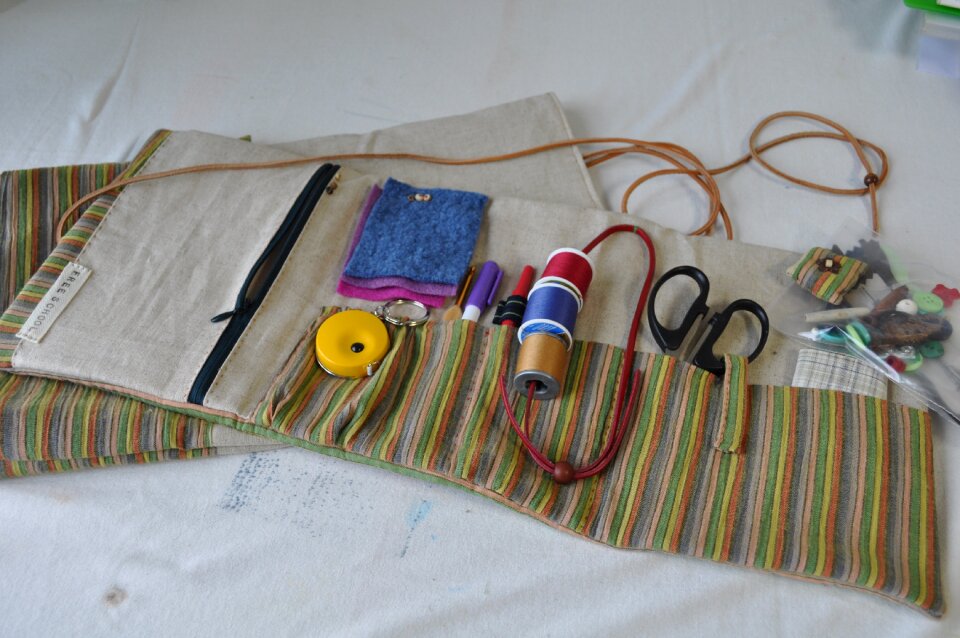 Sewing kit half-built li scissors