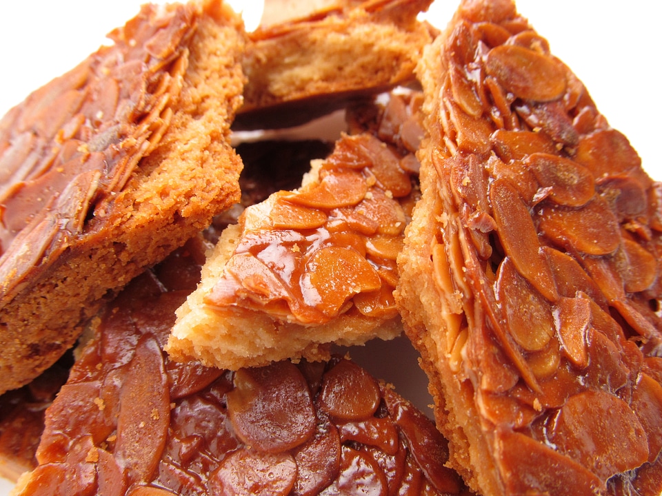 Suites almond france confectionery