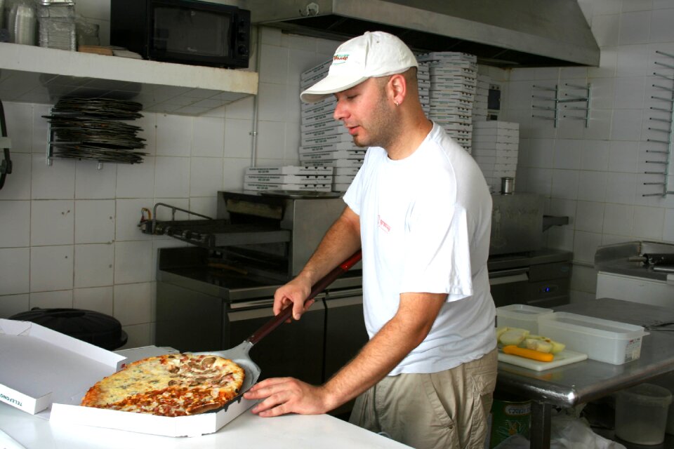 Bring food pizzero delivery