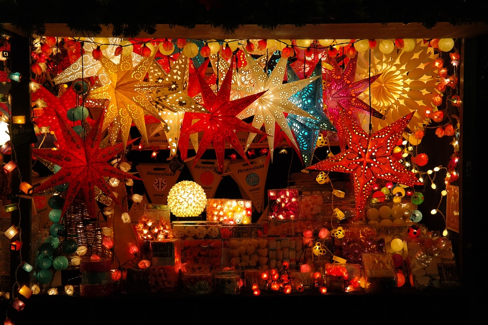 Market stall lighting