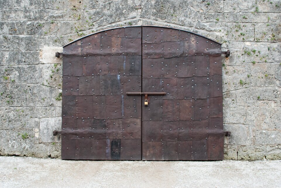 Castle stone wall input