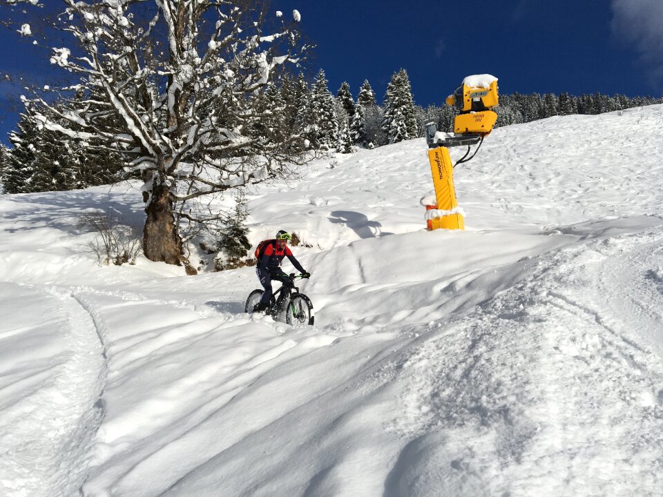 Sport snow cycling