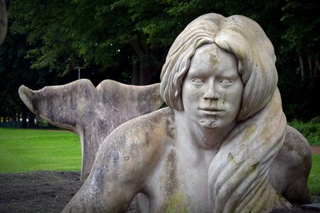 Figure sculpture woman