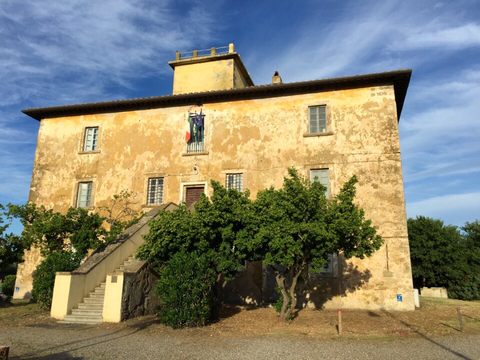 Tuscany sea monument historian