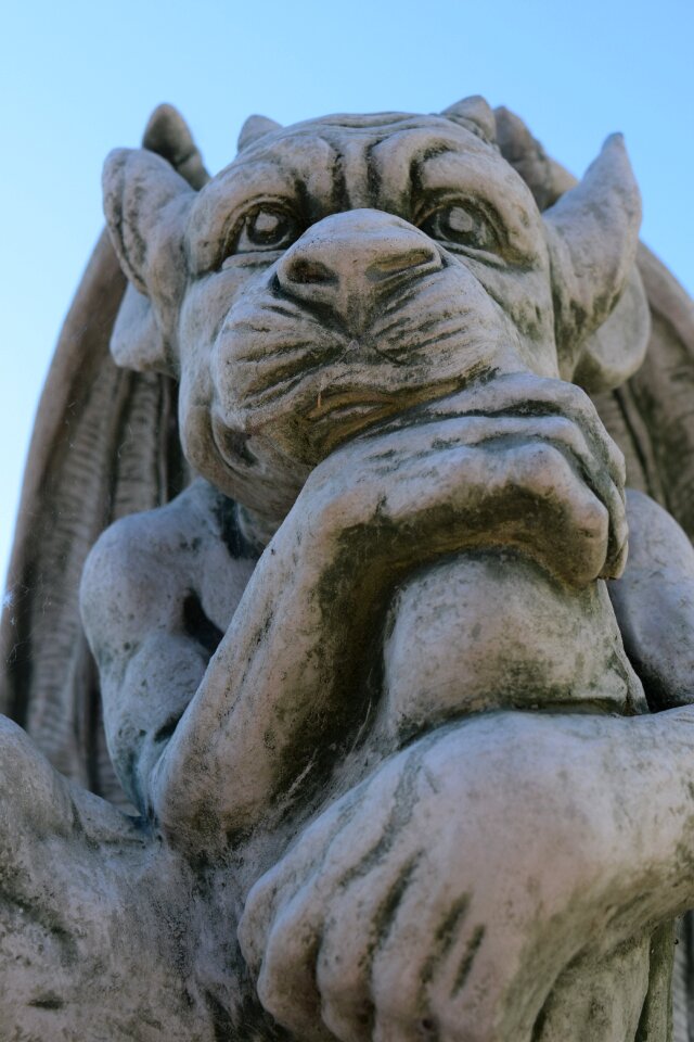 Head stone stone sculpture