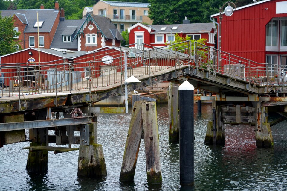 Lift bridge old web
