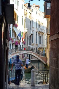 Holiday citytrip gondolier
