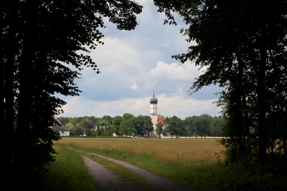 Hamlet community grass brunn