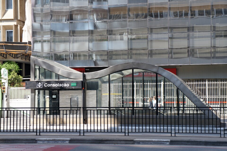 Subway subway entrance consolation