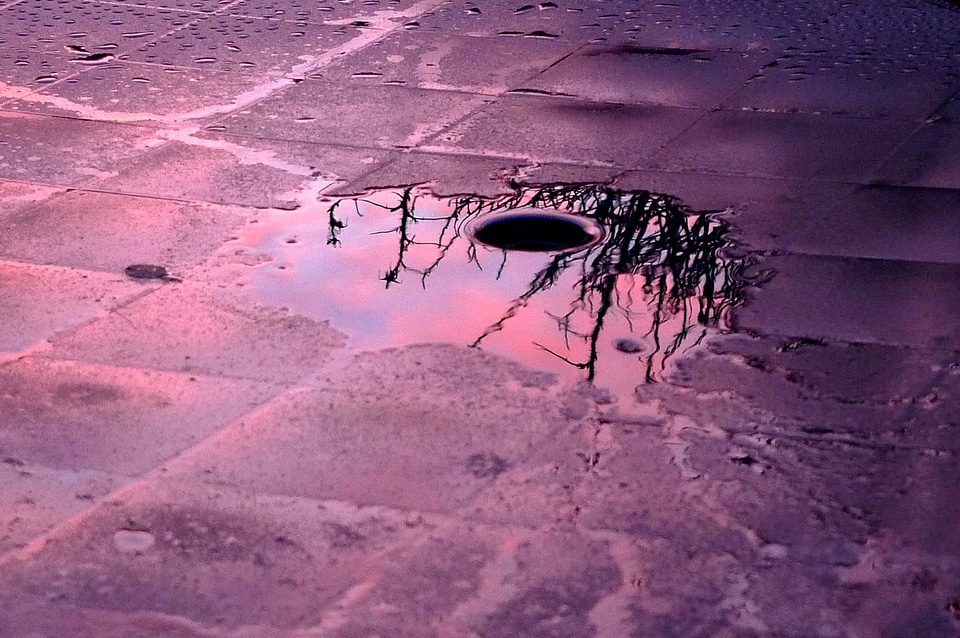 Hole mirroring water