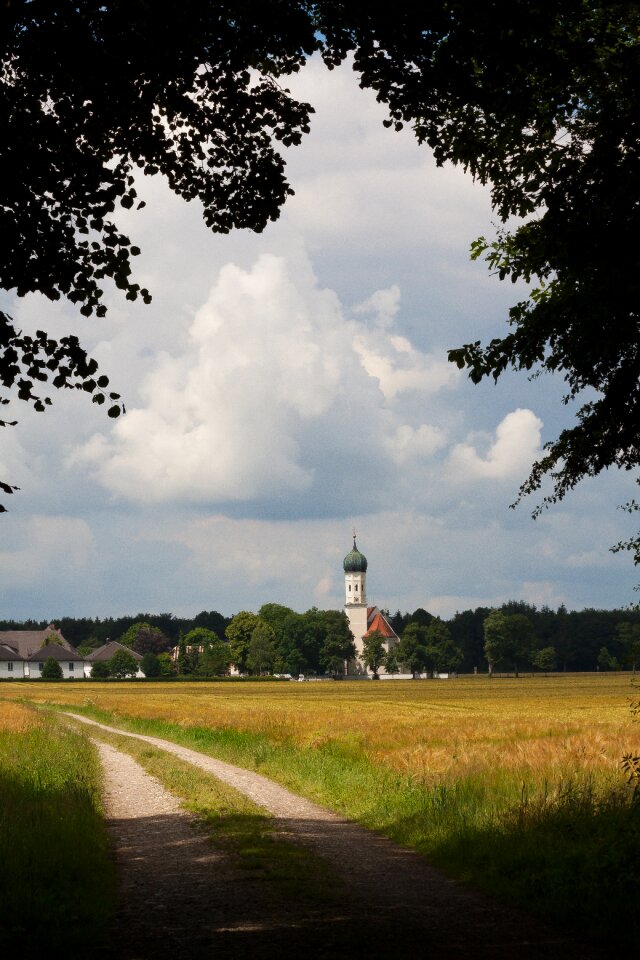 Hamlet community grass brunn