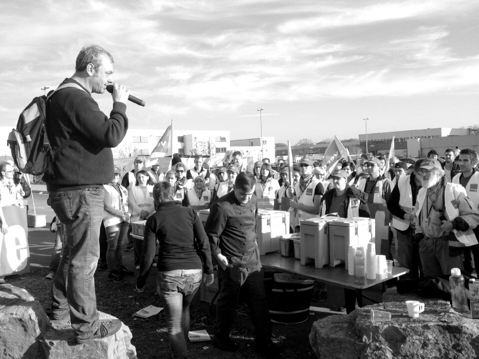 Labor dispute trade union warning