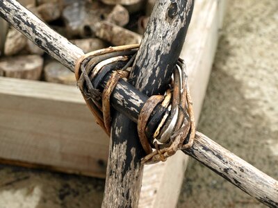Knot together bars photo