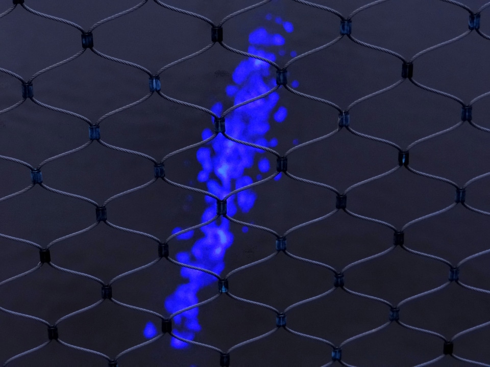 Water wire mesh fence fence