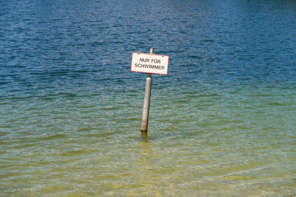 Sign note only for swimmers