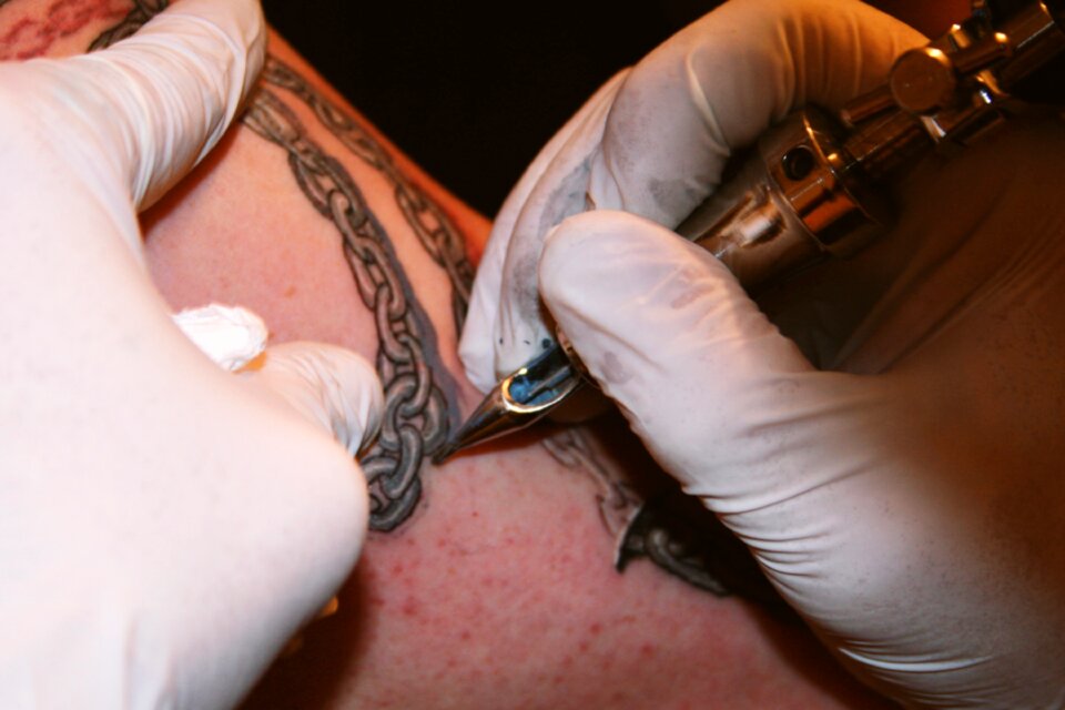 Body art needle process