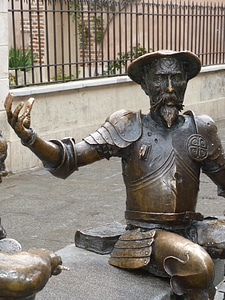 Monument statue figure