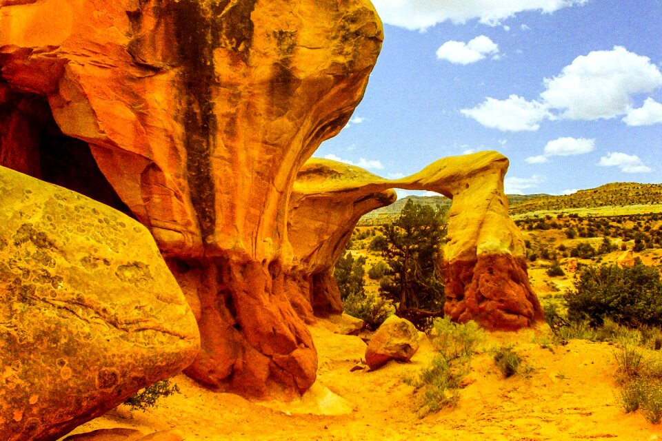 Landscape rock attraction