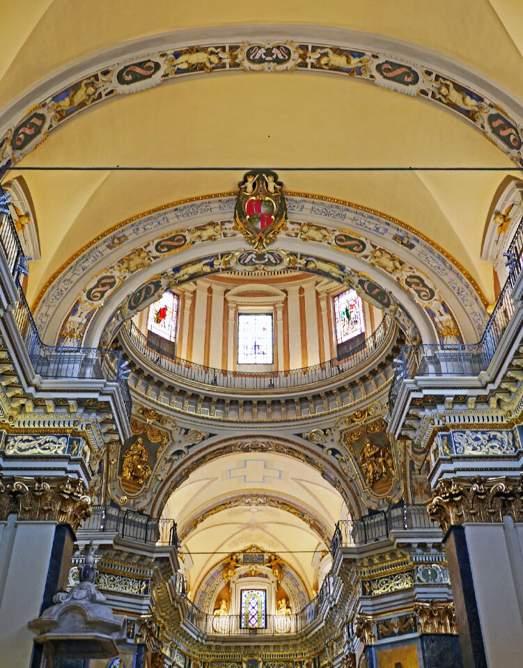 Italian baroque arches chapel