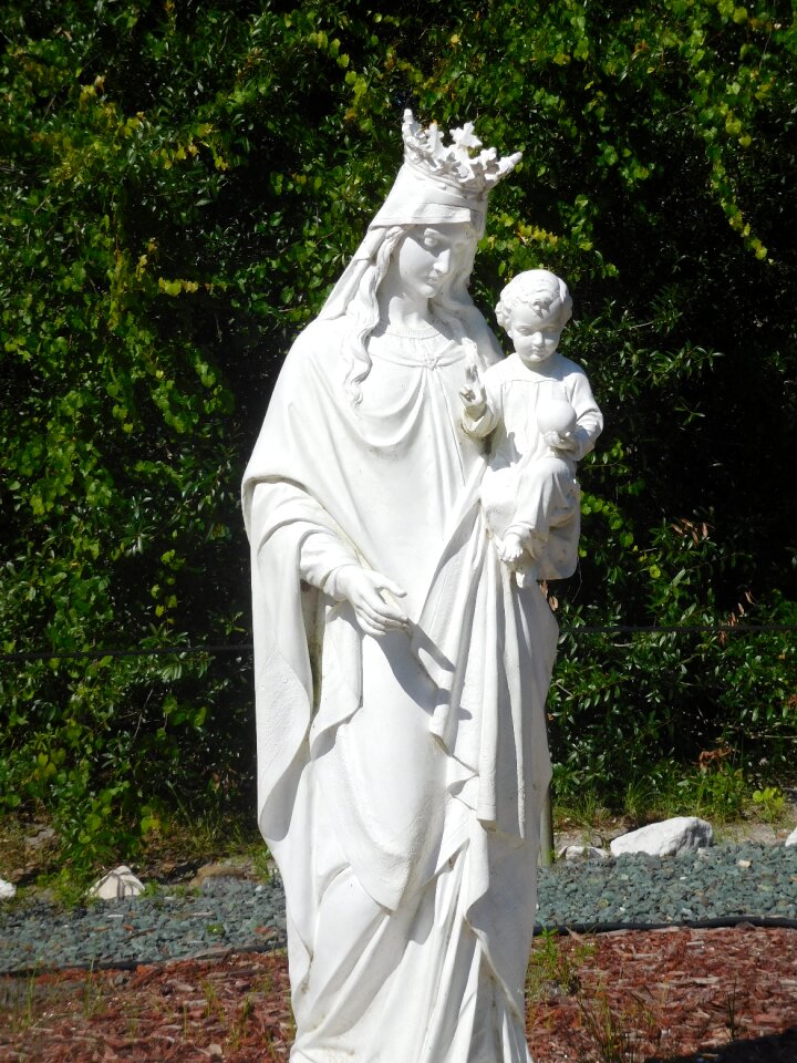 Catholic mary with child
