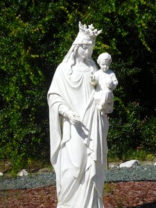 Catholic mary with child