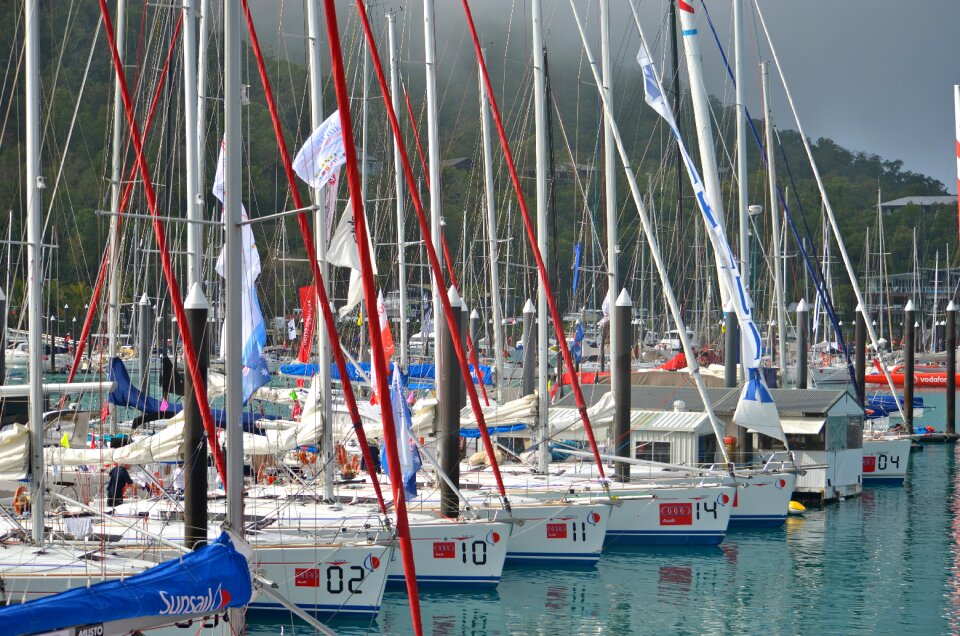 Race round hamilton island vessel